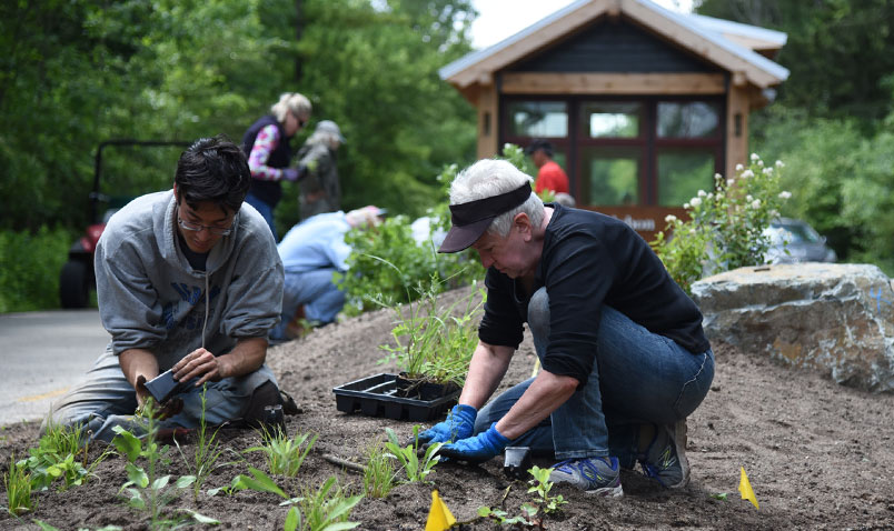 Volunteer at Schlitz Audubon